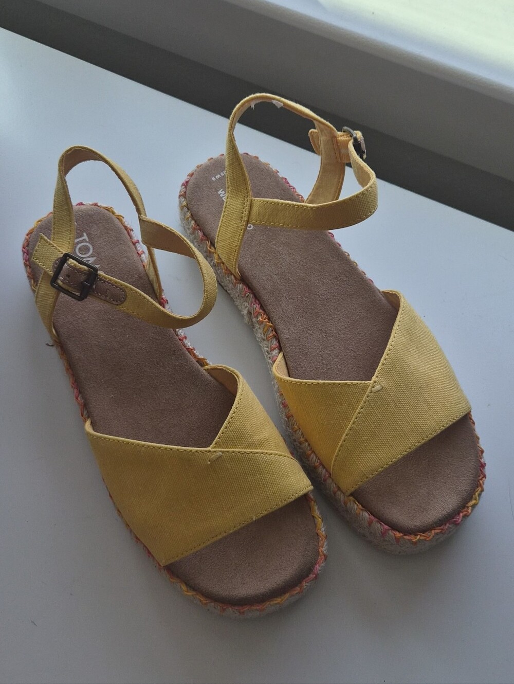 NEW Tom's Abby Platform Yellow Ankle Strap Sandal Women's Size 9